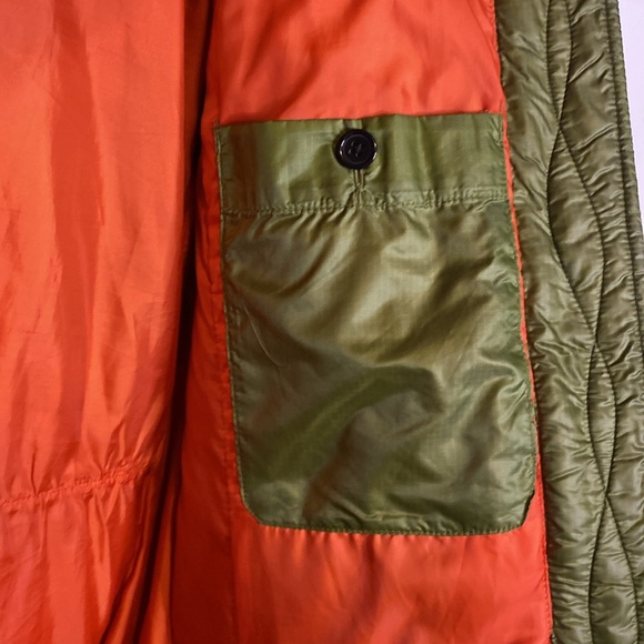 Eddie Bauer Green goose down coat with orange accent & fur trim. Women’s SM - Picture 8 of 9